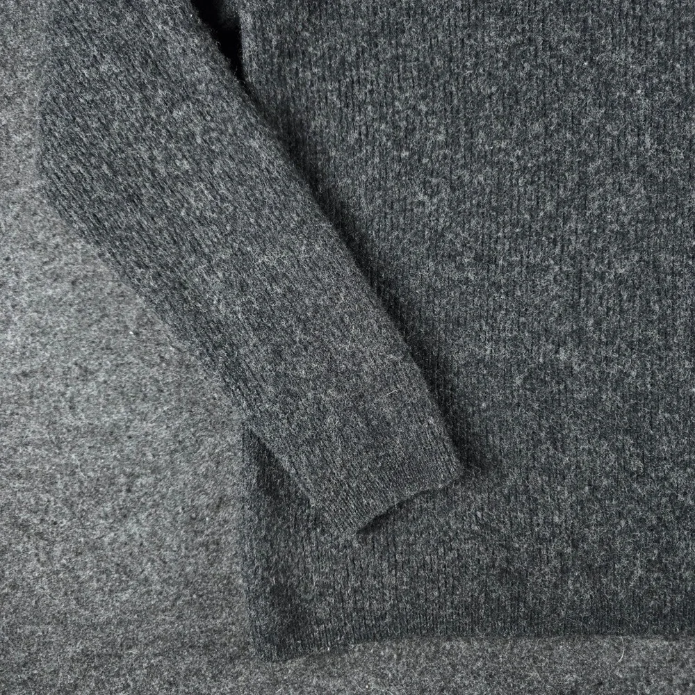 Vtg Banana Republic Women's Grey Lambswool V Neck Sweater Knit Pullover Size M